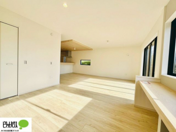 ���r���O�@�L�X�k�c�j�I����̑傫�ȃ\�t�@��u���Ă������f��ӏ܂��ǂ��ł��ˁB