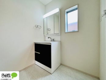 ���ʑ�E���ʏ��@�{�H��ʐ^�F���ʎ��ɏ���������A�J�r�\�h�ɂ��B�傫�ȋ��Ō��₷�����ʉ��ϑ�ł�