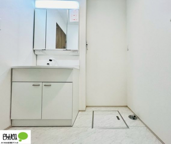 ���ʑ�E���ʏ��@�{�H��ʐ^�F�������ʉ��ϑ�t���B���ʃ{�E�����傫���A�����⃁�C�N���Ƃ��E���ɕ֗��ł��B