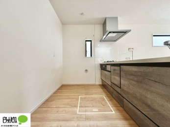 �L�b�`���@�{�H��ʐ^�@�V�z�Ȃ�ł͂̃s�J�s�J�̃L�b�`���͖����̂��������y�������Ă���܂��ˁB