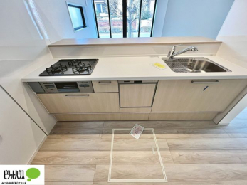 �L�b�`���@�Ƒ��Ƃ��b���Ȃ���y���������ł���J�E���^�[�L�b�`���B