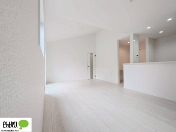 ���r���O�@�Ƒ��݂�Ȃ�������肭�낰��L�X�Ƃ����P�T���ȏ�̃��r���O�ł�