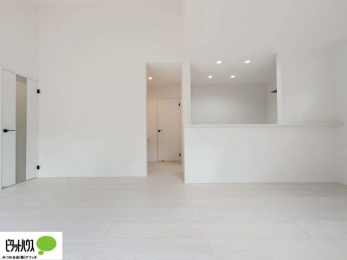 ���r���O�@�C���e���A�̉f����L�X�Ƃ������r���O