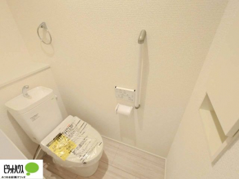 �g�C���@1�E2�K�E�H�V�����b�g�g�C�������B