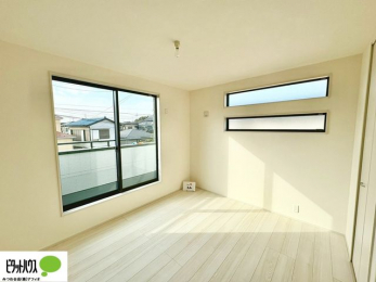 ���̑����ρ@2�ʍ̌��Ŗ��邭�A���ʂ��̗ǂ��������ł��B