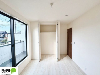 ���[�@���ꂼ��̂������Ɏ��[�X�y�[�X������̂Ńv���C�x�[�g�ȉו����g�߂ɒu�����Ƃ��ł��܂��B