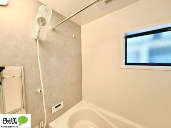 �����@�����������F���̗����ŁA1���̔��������������Ă��������B