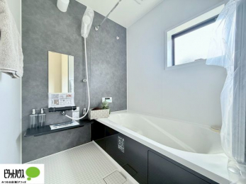 �����@�{�H��ʐ^�F1���̔�����������x���̓��͂��q�l�Ƃ̃R�~���j�P�[�V�����̏�Ƃ���