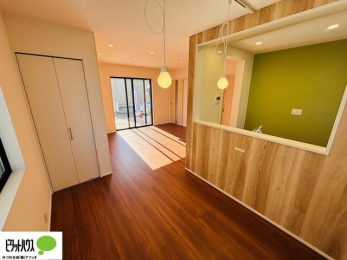 ���r���O�@�A�N�Z���g�N���X���g�p�����A�������ȃ��r���O