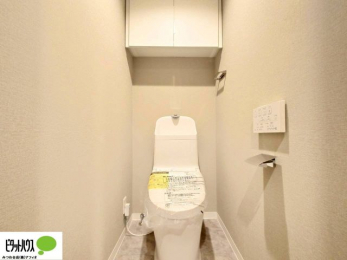 �g�C���@1�E2�K�E�H�V�����b�g�g�C�������B