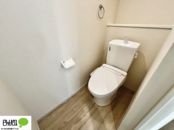 �g�C���@�{�H��ʐ^�@1�E2�K�E�H�V�����b�g�g�C�������B