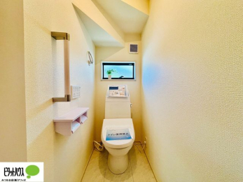 �g�C���@�{�H��ʐ^�@1�E2�K�E�H�V�����b�g�g�C�������B