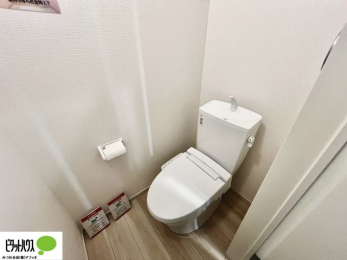 �g�C���@1�E2�K�E�H�V�����b�g�g�C�������B