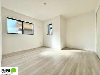 �q�������@�傫�ȑ����疾�邢�z�˂�������܂��B