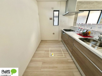 �L�b�`���@�V�z�Ȃ�ł͂̃s�J�s�J�̃L�b�`���͖����̂��������y�������Ă���܂��ˁB