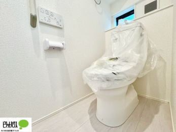 �g�C���@1�E2�K�E�H�V�����b�g�g�C�������B