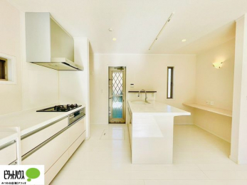 �L�b�`���@�J�E���^�[�t���I���q�l�̊w�K�������܂��B