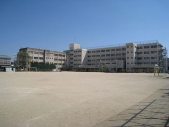 ���ӊ��@���ˎs���n���k���w�Z �k��4���B 270m