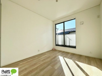 ���̑����ρ@�傫�ȑ����疾�邢�z�˂�������܂��B