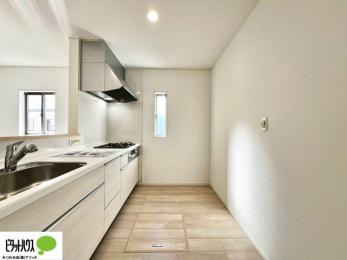 �L�b�`���@�V�z�Ȃ�ł͂̃s�J�s�J�̃L�b�`���͖����̂��������y�������Ă���܂��ˁB