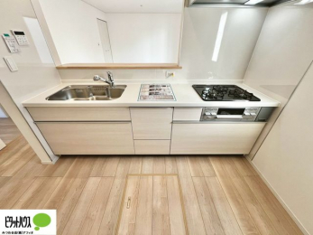 �L�b�`���@�Ƒ��Ƃ��b���Ȃ���y���������ł���J�E���^�[�L�b�`���B