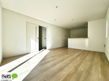 ���r���O�@���r���O����̓L�b�`���ɂ���}�}��p�p��������̂ŁA���q�l���V�񂾂�x�񂾂���S���ĉ߂������Ƃ��ł��܂��B