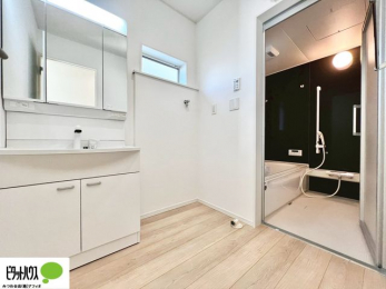 ���ʑ�E���ʏ��@�g���₷���V���v���Ȑ��ʉ��ϑ�B�����̎x�x�͂�������n�܂�܂��B