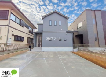 �L�b�`���@�{�H��ʐ^�@�l�C�̃J�E���^�[�L�b�`������́A���r���O�ɂ��邲�Ƒ��̗l�q���f���܂�