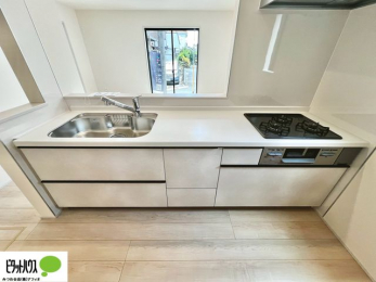 ���̑��@�{�H��ʐ^�@������Ԃ����S��TV���j�^�[�t���C���^�[�z��