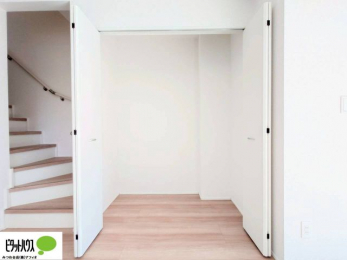 ���̑��@���r���O���[