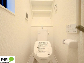 �g�C���@1�E2�K�E�H�V�����b�g�g�C�������B