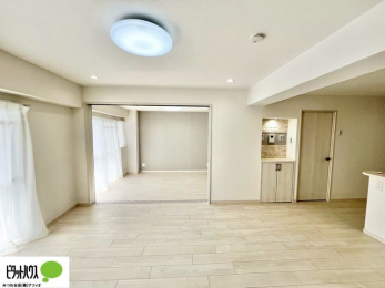 ���̑��@���r���O