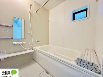 �����@�{�H��ʐ^�F1���̔�����������x���̓��͂��q�l�Ƃ̃R�~���j�P�[�V�����̏�Ƃ���