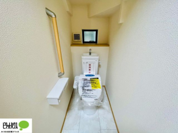 �g�C���@�{�H��ʐ^�@1�E2�K�E�H�V�����b�g�g�C�������B