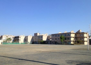 ���ӊ��@��t�s���y�C�쒆�w�Z �k��7���B 560m