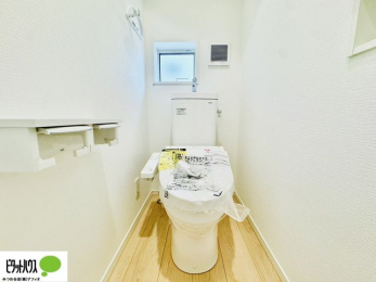 �g�C���@�{�H��ʐ^�@1�E2�K�E�H�V�����b�g�g�C�������B