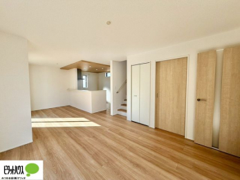 ���ʑ�E���ʏ��@�{�H��ʐ^�@�O�ʋ��̗���A�V���N���ȂǑ������[��������A�L�X�Ƃ������ʉ��ϑ�ł��B