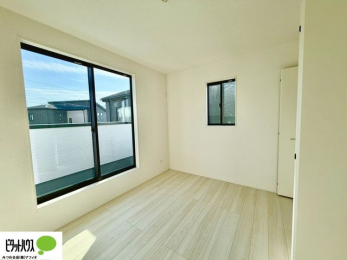 ���[�@�傫�ȑ����疾�邢�z�˂�������܂��B