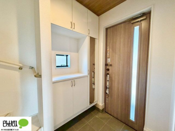 �@�V���[�Y�{�b�N�X�ɂ́A�g�����Ȃ݃`�F�b�N���ł���S�g�~���[�t���I