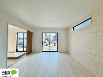 ���r���O�@�傫�ȑ�����ۓI�ȃ��r���O�́A�������邢��C�ɂ��Ă���܂��ˁB