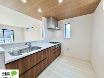 �L�b�`���@�Ƒ��Ƃ��b���Ȃ���y���������ł���J�E���^�[�L�b�`��