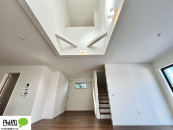 ���̑��@�����������疾�邢�����������郊�r���O�ł��B