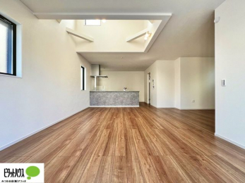 ���r���O�@�L�X�k�c�j�I����̑傫�ȃ\�t�@��u���Ă������f��ӏ܂��ǂ��ł��ˁB