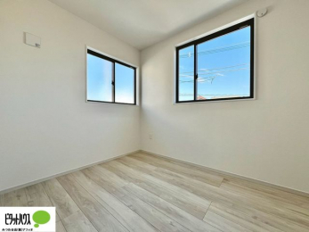 �o���R�j�[�@�w�т̎��Ԃ��V�Ԏ��Ԃ���؂ɂł���q�ǂ������B���[�⃌�C�A�E�g�����₷���݌v�ŁA�����ɍ��킹�Ē����g�����Ԃł��B