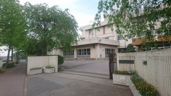 �@���s���\�]�񏬊w�Z �k��13���B 1000m