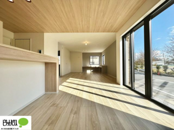 ���r���O�@�傫�ȑ�����ۓI�ȃ��r���O�́A�������邢��C�ɂ��Ă���܂��ˁB