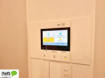 ���̑��@������Ԃ����S��TV���j�^�[�t���C���^�[�z��