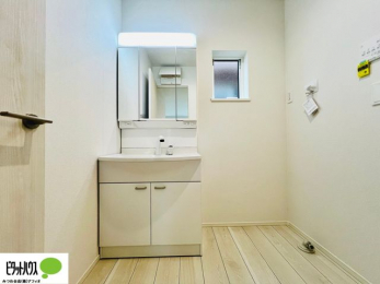 ʑEʏ@{Hʐ^FOʋ̗AVNȂǑ[ALXƂʉϑłB