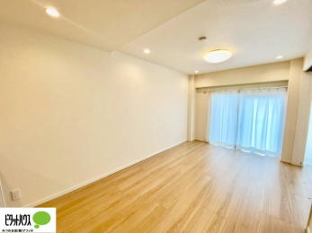 ���r���O�@�傫�ȑ�����ۓI�ȃ��r���O�́A�������邢��C�ɂ��Ă���܂��ˁB