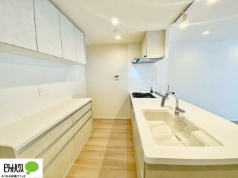 �L�b�`���@�L�b�`�����ɂ͒݌˒I�ƃJ�E���^�[���[�t���Œ������̐����⏬�������q�l�̂���`�����ł��܂��B